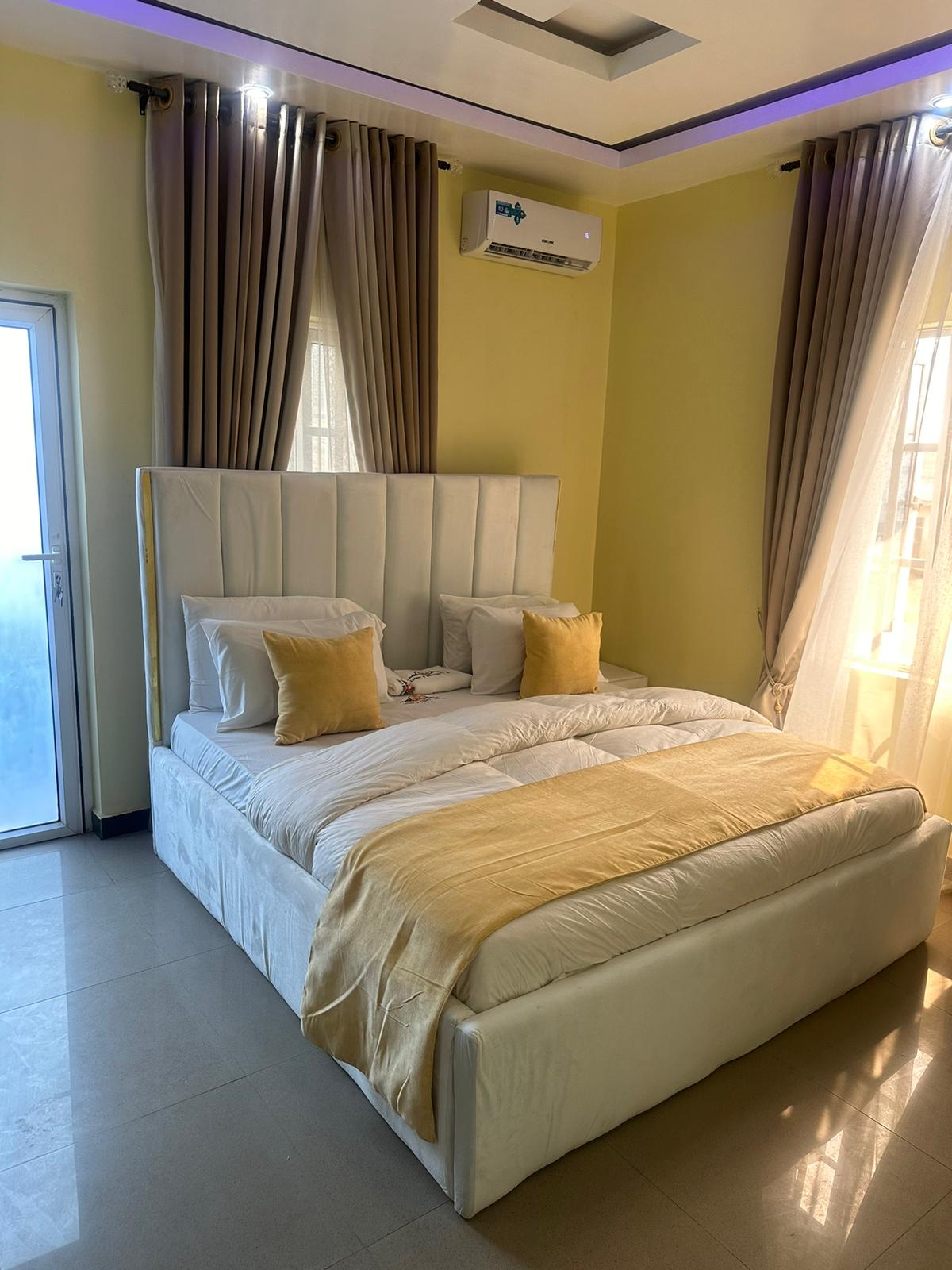 /web/uploads/116/Latest D Hotel and Suites/room-photos/Diplomatic Room/IMG-20250313-WA0001.jpg